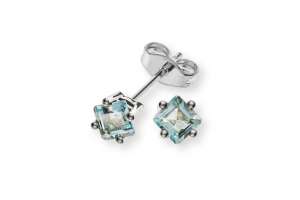 Boucles d´oreilles or gris 750 avec 2 topaz bleus carrés 4-griffes